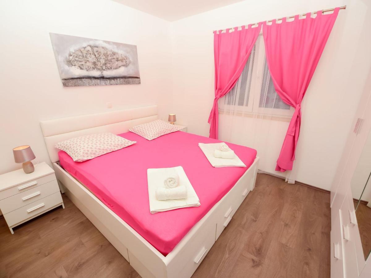 Holiday Home Lara By Interhome Omis Exterior photo